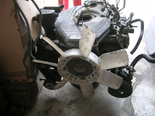 ... เครื่อง 5L เสื้อแตก แต่ฝาดี ไม่มีเลข ... ... เครื่อง 5L เสื้อแตก แต่ฝาดี ไม่มีเลข ...