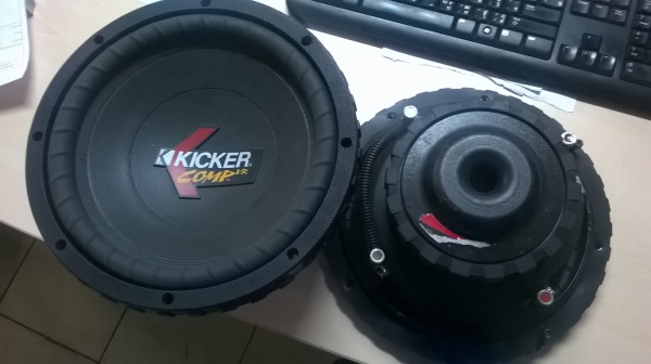 kicker comp vr 10 4 ohm คู่ละ 8000บาท มือสอง