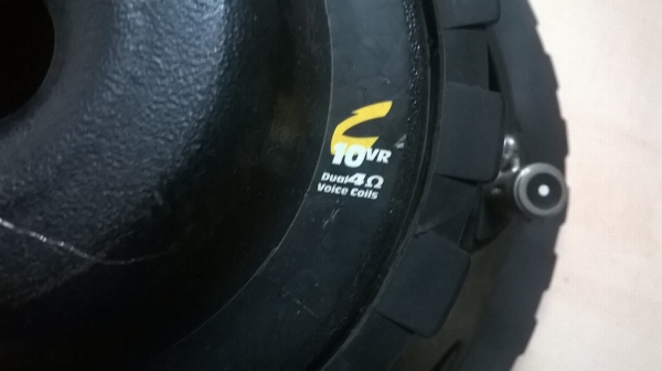 kicker comp vr 10 4 ohm คู่ละ 8000บาท มือสอง