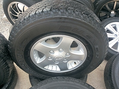 ขายล้อแม็กISUZU ขอบ15 พร้อมยาง255/70/15 4 ล้อ ขายล้อแม็กISUZU ขอบ15 พร้อมยาง255/70/15 4 ล้อ