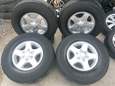 ขายล้อแม็กISUZU ขอบ15 พร้อมยาง255/70/15  4 ล้อ