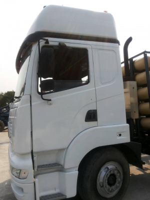 ขายรถหัวลาก ยี่ห้อ DONGFENG รุ่น EQ4250VF-303 สภาพสวยพร้อมใช้ค่ะ