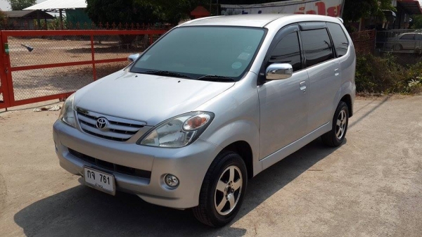 ขาย Toyota avanza ปี 49 สีบรอนซ์เงินสวยๆ ติดแก็ส lpg ราคา 195,000 บาท ++++++++