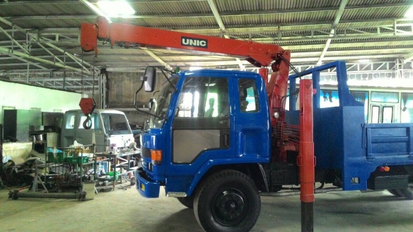 ขายด่วนน!! รถ 6 ล้อใหญ่ติดเครน 3 ตัน