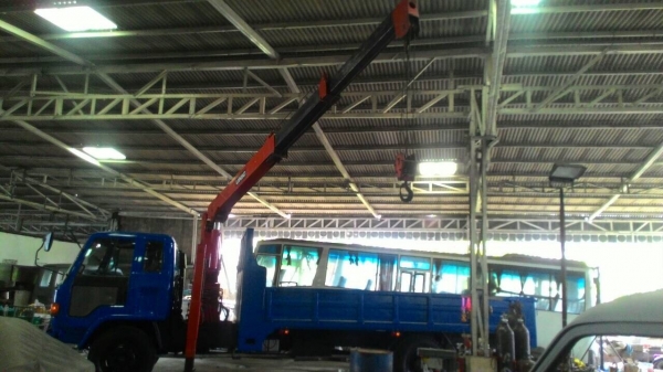 ขายด่วนน!! รถ 6 ล้อใหญ่ติดเครน 3 ตัน