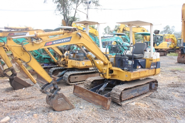 มี VDO komatsu pc15-2 เก่าญี่ปุ่น เครื่องแห้ง พร้อมใช้สุดๆ