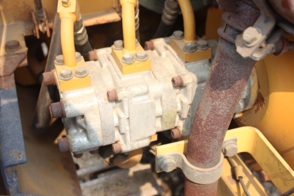 มี VDO komatsu pc15-2 เก่าญี่ปุ่น เครื่องแห้ง พร้อมใช้สุดๆ