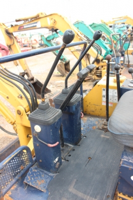 มี VDO komatsu pc15-2 เก่าญี่ปุ่น เครื่องแห้ง พร้อมใช้สุดๆ