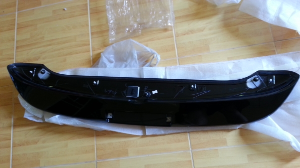 Spoiler ฝากระโปรงท้าย Fortuner ของแท้ถอดจากรถป้ายแดง สีดำพร้อมใช้งานได้เลย Spoiler ฝากระโปรงท้าย Fortuner ของแท้ถอดจากรถป้ายแดง สีดำพร้อมใช้งานได้เลย