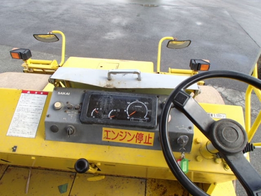 ขายรถบด 3 ล้อเหล็ก SAKAI R2 สภาพสวยพร้อมใช้งาน ติดต่อ อำพล 090-9694506, 080-3031241