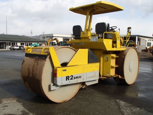 ขายรถบด 3 ล้อเหล็ก SAKAI R2 สภาพสวยพร้อมใช้งาน ติดต่อ อำพล 090-9694506, 080-3031241