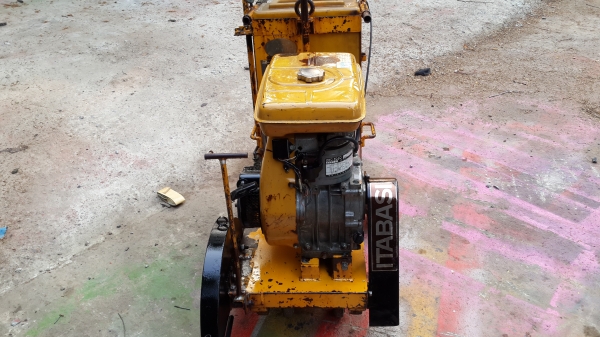 เครื่องตัดคอนกรีต พร้อมใช้งาน รหัส J - 4