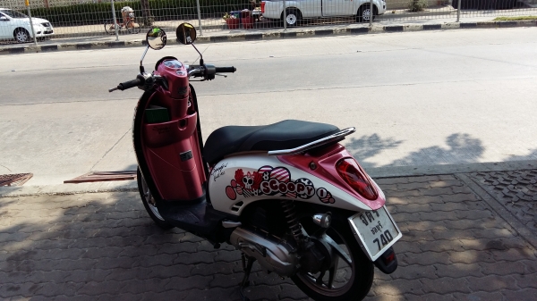 Scoopy i ราคา 22000 บาท โทร 089-8859869 เดช