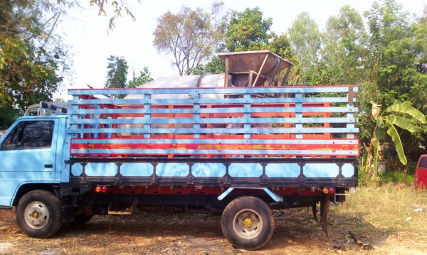 ขายกระบะรถหกล้อพร้อมคอก 110 NKR ขายกระบะรถหกล้อพร้อมคอก 110 NKR