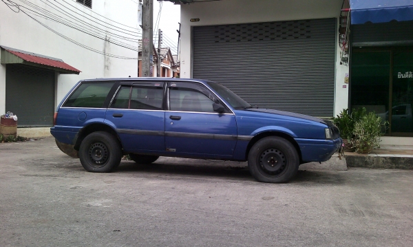 ขายรถเก๋งนั่ง5ประตูติดแก๊สถังโดนัสเอกสารครบขาย29000บาท