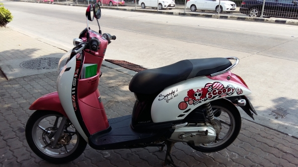 Scoopy i ราคา 22000 บาท โทร 089-8859869 เดช