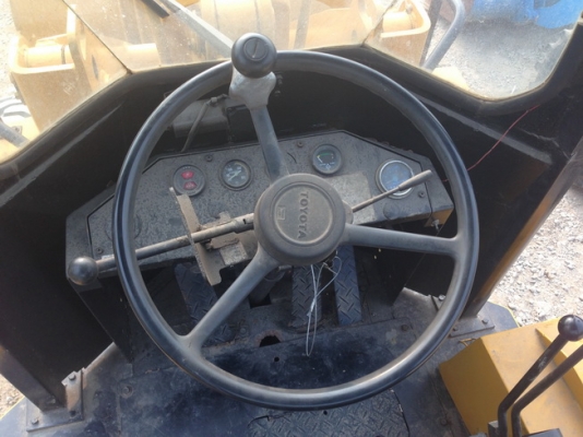 รถตักล้อยางมาใหม่  TOYOTA  SDT15  ราคาถูก