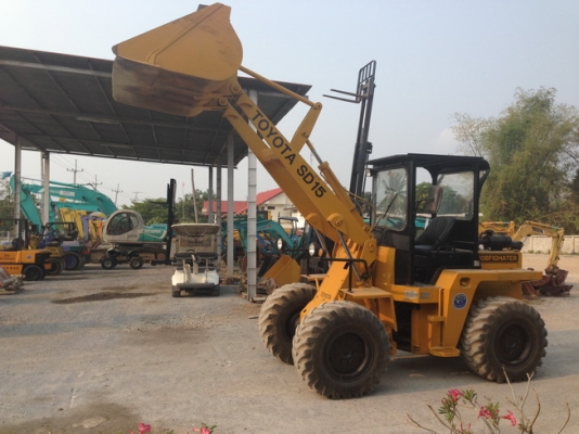 รถตักล้อยางมาใหม่  TOYOTA  SDT15  ราคาถูก