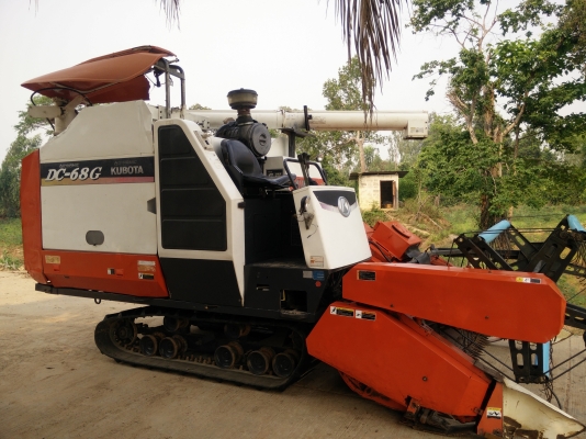 (((ขอบพระคุณ คุณ วิจิตร จาก อ.นาแก จ.นครพนม))) ที่จองรถเกี่ยวข้าว คูโบต้า รุ่น DC 68Gพร้อมพ่วงลากเรียบร้อยแล้วครับ!!!