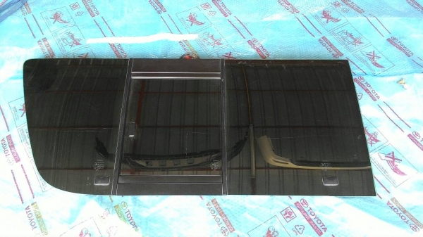 กระจกด้านข้างรถตู้ คอมมิวเตอร์ ของแท้ กระจกด้านข้างรถตู้ คอมมิวเตอร์ ของแท้