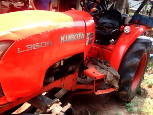 ***ขายแล้วครับขอบคุณ Truck2hand ขาย KUBOTA 36แรง รถไถ2เพลา ส้มๆ KUBOTA L3608 4WD ปี2553 เครื่องเดิม 36แรง 3สูบ เกียร์เดิม เครื่องพอใช้ เกียร์ดี ช่วงล่างดี แน่นดี ท้ายโอเค ระบบไฮฯ โอเค มีซึมบ้าง ไมล์ชั่วโมงขาด สีเคลียร์มาแล้ว พร้อมอุปกรณ์