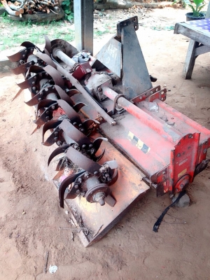 ***ขายแล้วครับขอบคุณ Truck2hand ขาย KUBOTA 36แรง รถไถ2เพลา ส้มๆ KUBOTA L3608 4WD ปี2553 เครื่องเดิม 36แรง 3สูบ เกียร์เดิม เครื่องพอใช้ เกียร์ดี ช่วงล่างดี แน่นดี ท้ายโอเค ระบบไฮฯ โอเค มีซึมบ้าง ไมล์ชั่วโมงขาด สีเคลียร์มาแล้ว พร้อมอุปกรณ์