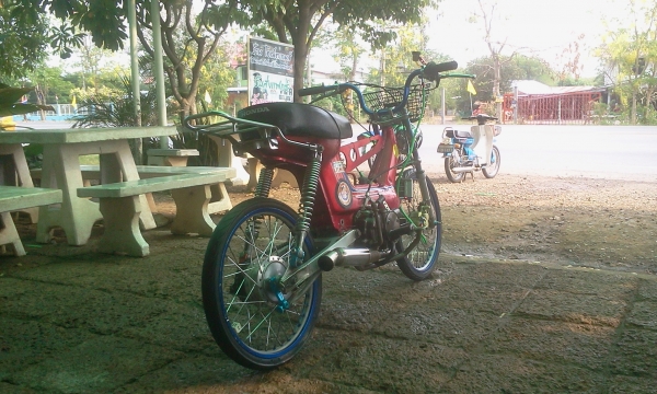 ขาย ชาลี เครื่องเวฟ Z (ไม่ ท.บ. ออกใบซื้อขายให้จากทางร้าน) ค่าตัว 9500 บาท สนโทรสอบถามเพิ่มเติม 089-8054390 / 083-9008343 โอ๋ อยู่จังหวัด ลพบุรี