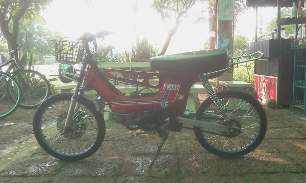 ขาย ชาลี เครื่องเวฟ Z (ไม่ ท.บ. ออกใบซื้อขายให้จากทางร้าน) ค่าตัว 9500 บาท สนโทรสอบถามเพิ่มเติม 089-8054390 / 083-9008343 โอ๋ อยู่จังหวัด ลพบุรี