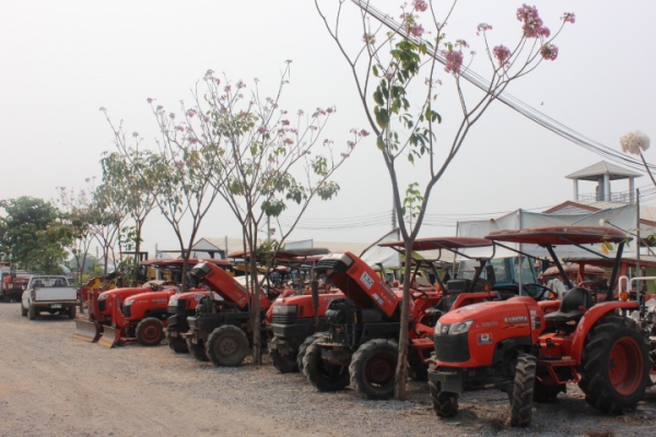 ศูนย์รวมเครื่องจักรกลเกษตรที่ใหญ่ที่สุดในประเทศไทย