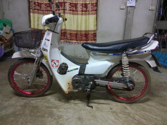 ขายดรีมคุรุสภาสีขาว เครื่อง 125 ไม่มีทะเบียน