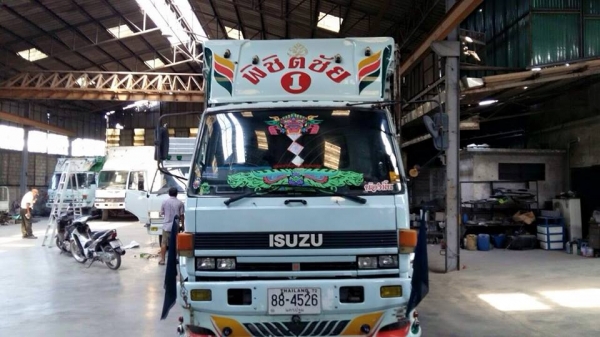 ร๊อกกี้ 160 แรง ยาว 7.20 สภาพดีครับ สวยๆเลย