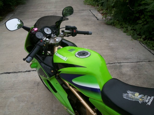 Kawasaki ZX ราคา 25000 บาท สนใจโทร 089-8859869 เดช