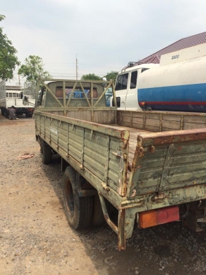 ขายนิสสันคาร์บอน6ล้อ