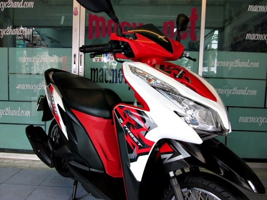 CLICK 125 i  ลายสตีท สีขาวแดง รถเดือน มกราคม ปี 57 ไมล์  พันโล แถม 2 รายการ 30900