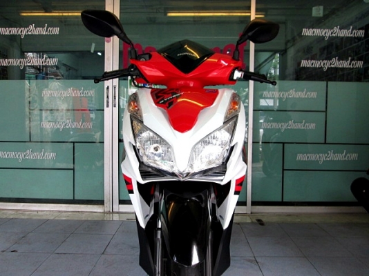 CLICK 125 i  ลายสตีท สีขาวแดง รถเดือน มกราคม ปี 57 ไมล์  พันโล แถม 2 รายการ 30900