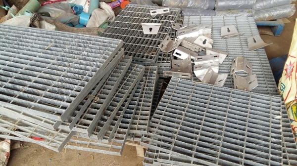 โรเลอร์ หรือลูกกลิ้ง เอาไปทำสไลด์หรือสายพานลำเลียง โรเลอร์ หรือลูกกลิ้ง เอาไปทำสไลด์หรือสายพานลำเลียง