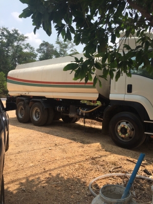 รถอีซูซุ 10 ล้อ บรรทุก แท้งน้ำยาง FVM 300 แรงม้า. ปี 53  สนใจติดต่อ 081 - 6079515