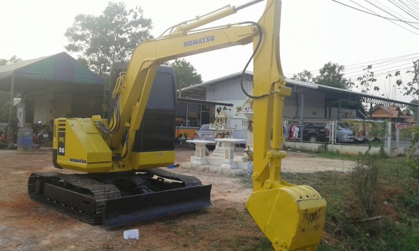 รถแบคโฮ KOBELCO  PC - 50   สนใจติดต่อ  081 - 6079515