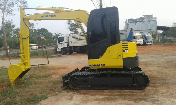รถแบคโฮ KOBELCO  PC - 50   สนใจติดต่อ  081 - 6079515