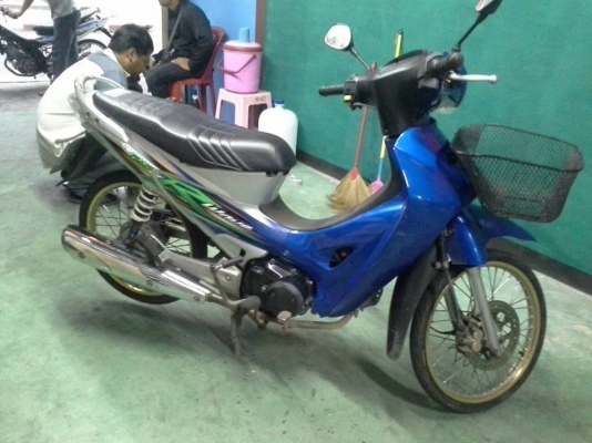 ขาย HONDA WAVE 125 R ปี 49 กุญแจใหญ่ สตาร์ทเท้า,เครื่องดี เดิมๆ,มีรอยบังลมด้านซ้าย,ภาษีเต็ม+เล่มพร้อมโอน
