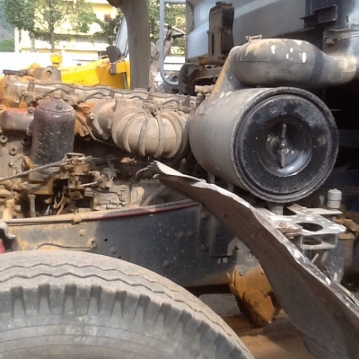 รถมิตซู 10 ล้อดั้ม FN527M - TD  191 แรงม้า. ปี 47  สนใจติดต่อ 081 - 6079515