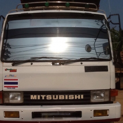 รถมิตซู 10 ล้อดั้ม FN527M - TD  191 แรงม้า. ปี 47  สนใจติดต่อ 081 - 6079515