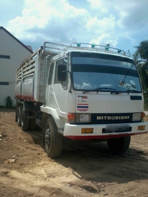 รถมิตซู 10 ล้อดั้ม FN527M - TD  191 แรงม้า. ปี 47  สนใจติดต่อ 081 - 6079515