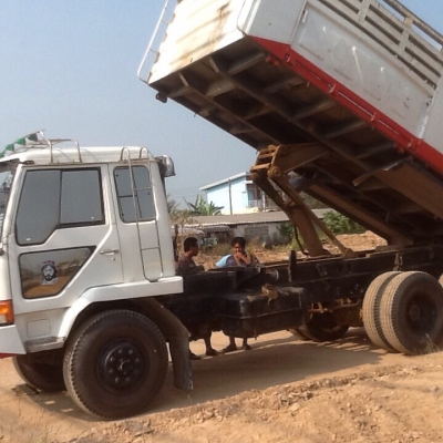 รถมิตซู 10 ล้อดั้ม FN527M - TD  191 แรงม้า. ปี 47  สนใจติดต่อ 081 - 6079515