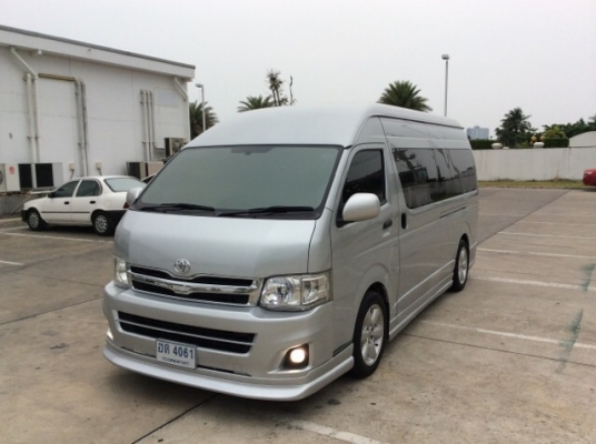 ขายรถตู้commuter ปี09 เครื่อง D4D เกียร์ออโต้ แต่งVIP  ชุดใหญ่ทั้งคัน เบาะหุ่นยนต์คัสต้อมเม็ดข้าวโพด เครื่องเสียง+ทีวีชุดใหญ่ ประตูดูด กระจกบานเต็ม ชุดแต่ง รถสวยๆตัวถังบางเดิมทั้งคัน ไม่มีชน แม็ก17&quot; ยางใหม่เอี่ยม รถสวยขับดี พร้อมใช้เลยครับ