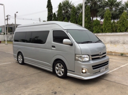 ขายรถตู้commuter ปี09 เครื่อง D4D เกียร์ออโต้ แต่งVIP  ชุดใหญ่ทั้งคัน เบาะหุ่นยนต์คัสต้อมเม็ดข้าวโพด เครื่องเสียง+ทีวีชุดใหญ่ ประตูดูด กระจกบานเต็ม ชุดแต่ง รถสวยๆตัวถังบางเดิมทั้งคัน ไม่มีชน แม็ก17&quot; ยางใหม่เอี่ยม รถสวยขับดี พร้อมใช้เลยครับ