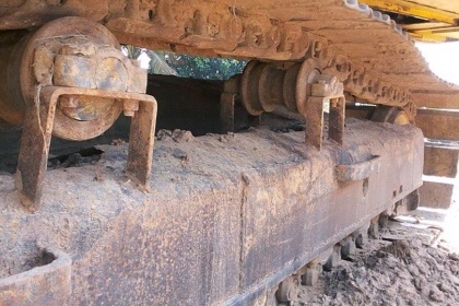 KOBELCO MARK III SK 200 เอกสารเล่มทะเบียนครบ เครื่องยนต์เดิมๆปั๊มเดิมแรงดีทำงานได้เร็วดีครับ ภายในเก๋งสะอาดไม่เลอะ แอร์เย็น ไฟฟ้าตัดแล้วครับ ภายนอกบอดี้สวยเดิมดี บูมอาร์มมีปะอยู่หนึ่งแผลครับ ช่วงล่างเอวแน่น เฟลมมีผุมีปะดาม โรลเลอร์โซ่บูทใบแทรกประมาณ 60\% พ