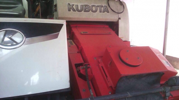 KUBOTA DC 60 Plus ปี 55 รถเกี่ยวข้าวสวยสภาพดีพร้อมทำงานได้เลยครับ เครื่องแน่นดีแรงดีใช้งานประหยัดน้ำมัน ช่วงล่างแทรกยาง พร้อมทำงานได้เลยครับ เอกสารทะเบียนครบพร้อม ราคาต่อรองได้ครับ