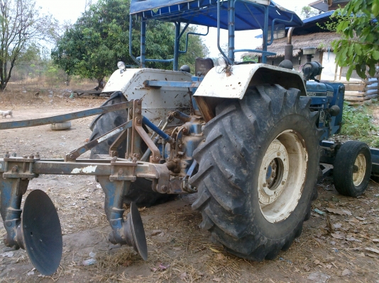 ขายรถแทรกเตอร์ฟอร์ด 6600 ตัวเต็มได้ อุปกรณ์ 5 อย่าง
