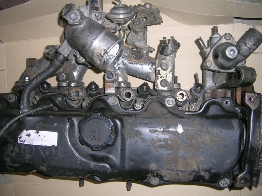 ...  ขายเครื่อง 5L  เสื้อแตก  ฝาดี พร้อมอุปกรณ์ ( ไม่มีใบ) ....